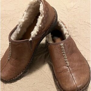 UGG woman’s size 6 shoes